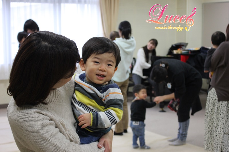 1歳児Ｓちゃんのお母さまから「娘がリトミックを楽しみにしています！」　姫路市灘市民センター教室