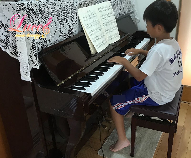 夏は朝からピアノの練習！　サッカーの試合と吹奏楽のミニ演奏会